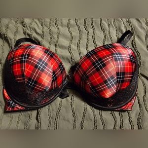 Victoria's Secret bombshell bra